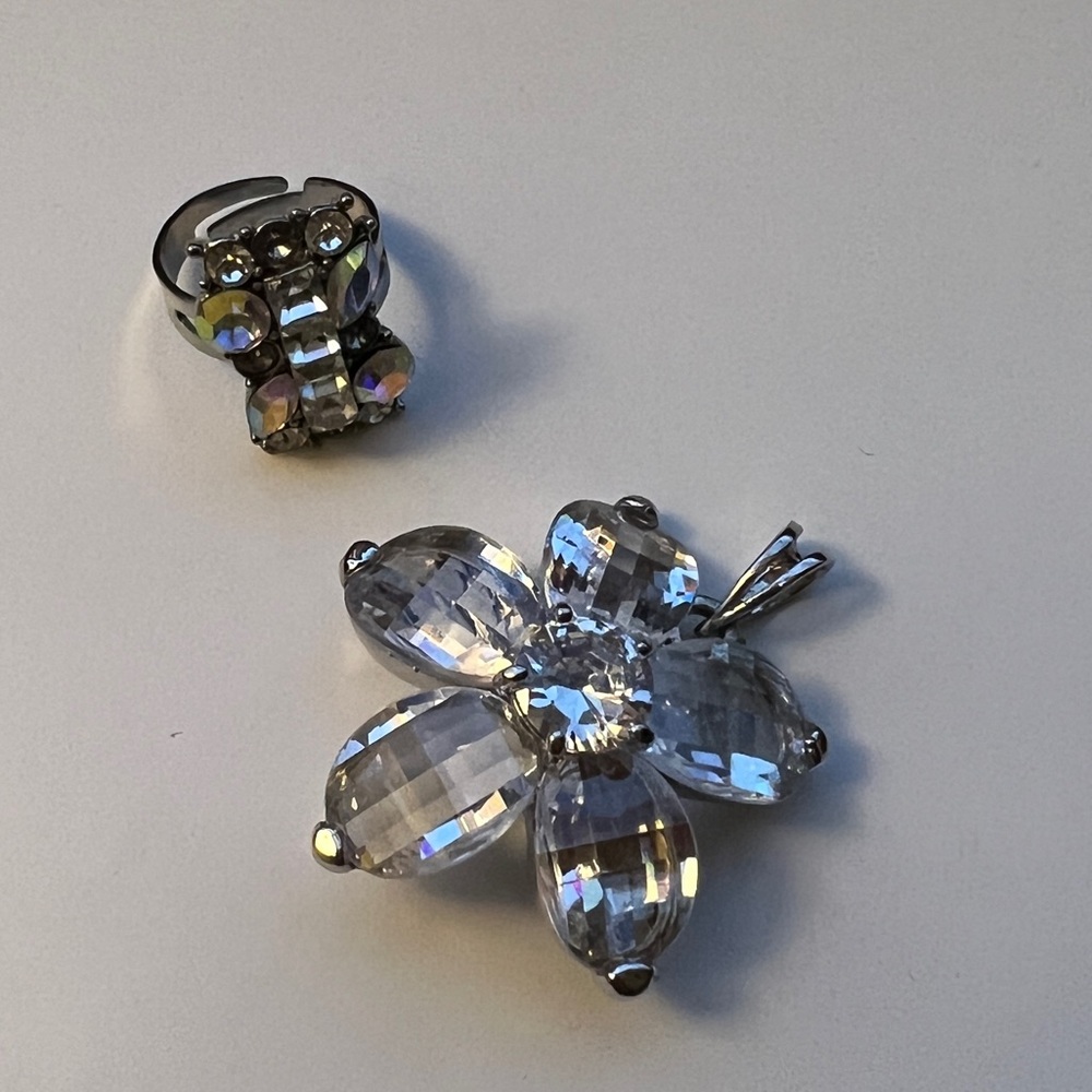 Glamorous Crystal/Glass Brooch/Pendant and Adjustable Aurora Borealis Ring